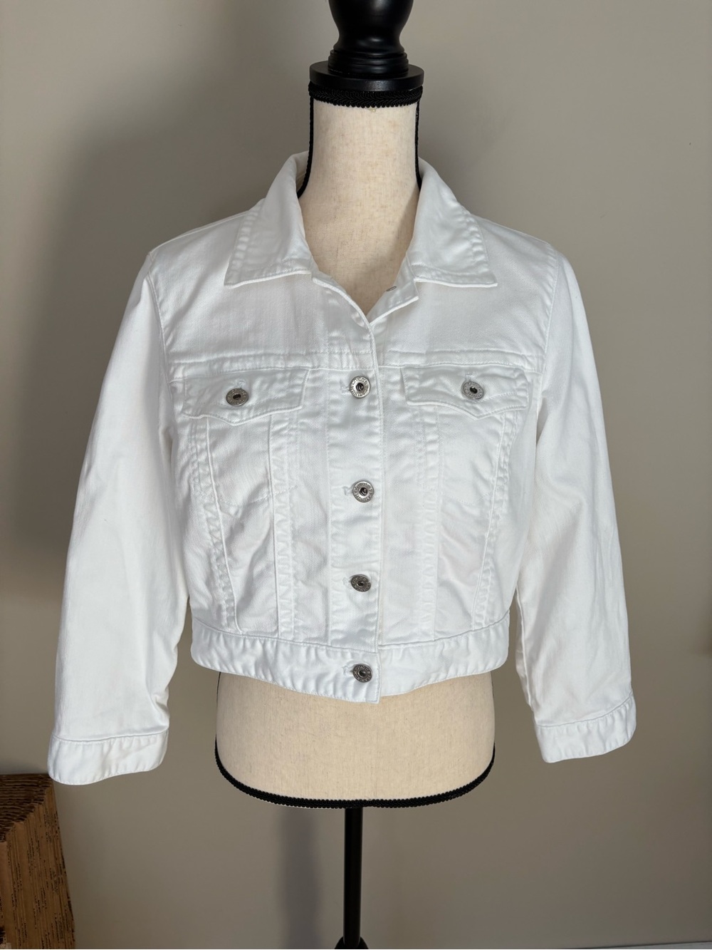 Chico's Platinum White Cropped Denim Jacket | Women's Sz 1 / 8 / M